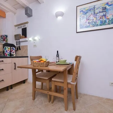 Apartment Bafi *
